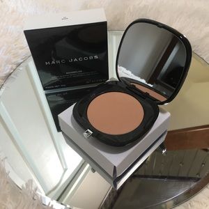 Marc Jacobs Accomplice Instant Blurring Powder-54